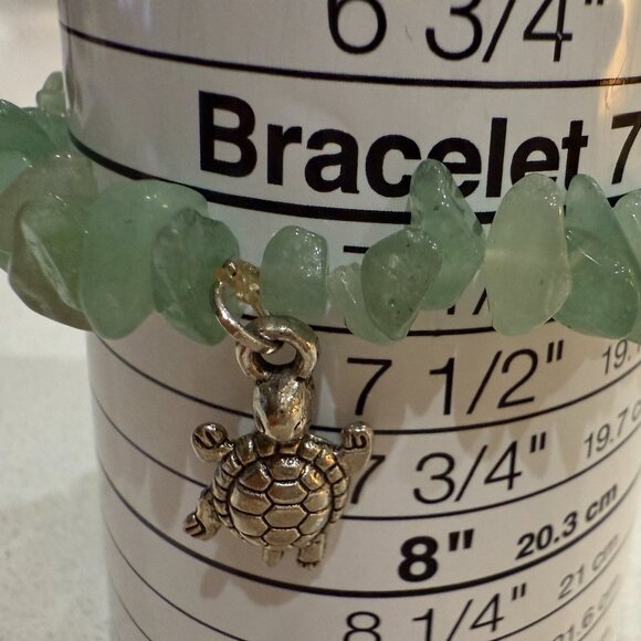 Aventurine Quartz with Turtle Charm - Picture 3 of 6